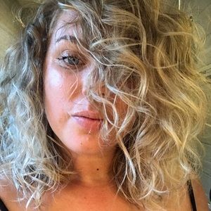 Meet your Posher, Nickie